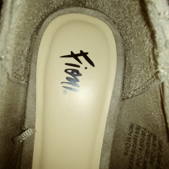 Flats - Picture 2 of 7